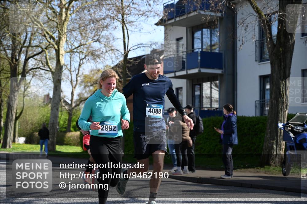 12.04.2026 - 45. Internationalen Wilhelmsburger Insellauf J. Mangold http://msf.ph/oto/9462190 12.04.2026 10:48:27 Ziel 2854, 2887, 3103, 4424, 3509, 4768, 3060, 3063, 2992, 2846, 3722, 4088, 4913, 4675, 3007, 4336, 3760, 3695, 5039, 2672, 4789, 4789, 4661, 5360, 5649, 2649, 2231, 3200, 4185, 2179 meine-sportfotos.de