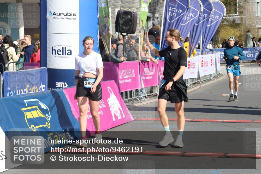 12.04.2026 - 45. Internationalen Wilhelmsburger Insellauf Strokosch-Dieckow http://msf.ph/oto/9462191 12.04.2026 11:10:29 Ziel 3833, 4251, 3077, 5651 meine-sportfotos.de