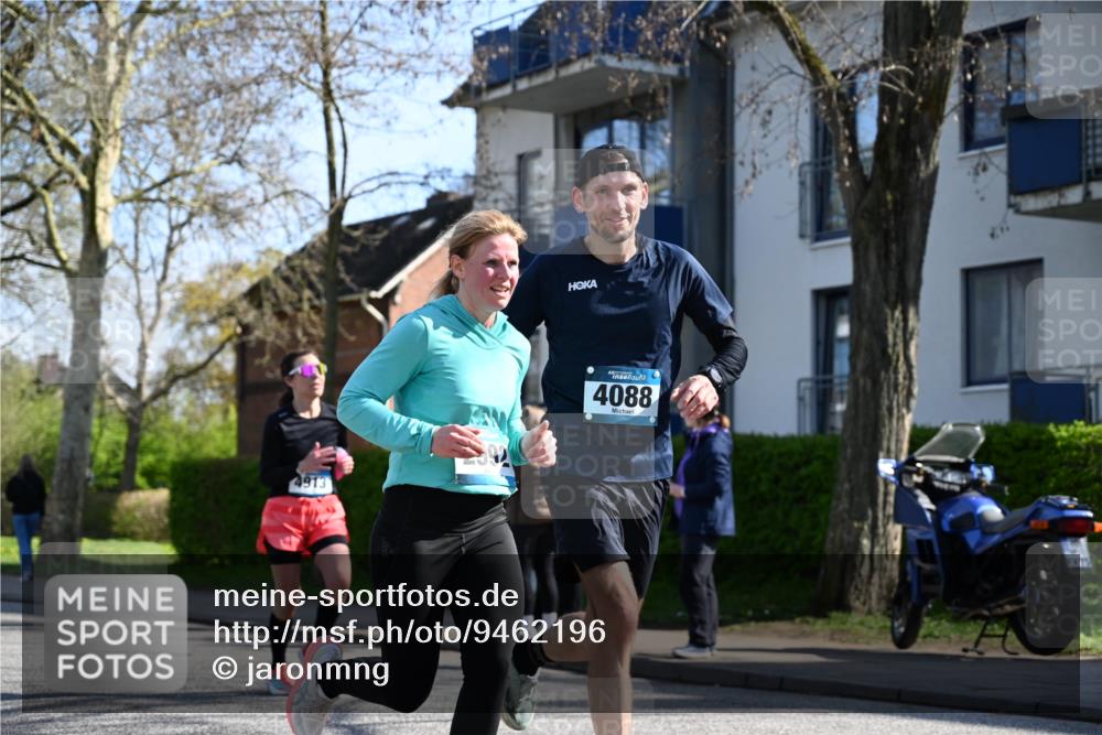 12.04.2026 - 45. Internationalen Wilhelmsburger Insellauf J. Mangold http://msf.ph/oto/9462196 12.04.2026 10:48:28 Ziel 2854, 2887, 3103, 4424, 3509, 4768, 3060, 3063, 2992, 2846, 3722, 4088, 4913, 4675, 3007, 4336, 3760, 3695, 5039, 2672, 4789, 4661, 5360, 4661, 5360, 5649, 2649, 2231, 3200, 4185, 2179 meine-sportfotos.de