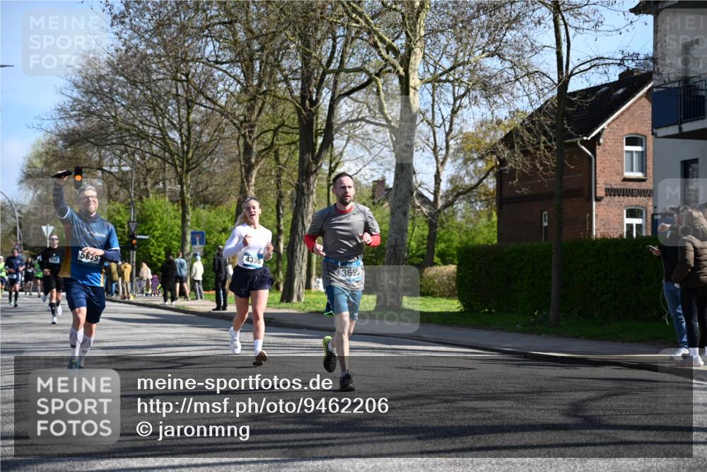 12.04.2026 - 45. Internationalen Wilhelmsburger Insellauf J. Mangold http://msf.ph/oto/9462206 12.04.2026 10:48:40 Ziel 2846, 3722, 4088, 4913, 4675, 3007, 4336, 3760, 3695, 5039, 2672, 4789, 4661, 5360, 4661, 5360, 5649, 2649, 2231, 3200, 4185, 2179, 3427, 2635, 2732, 2371 meine-sportfotos.de