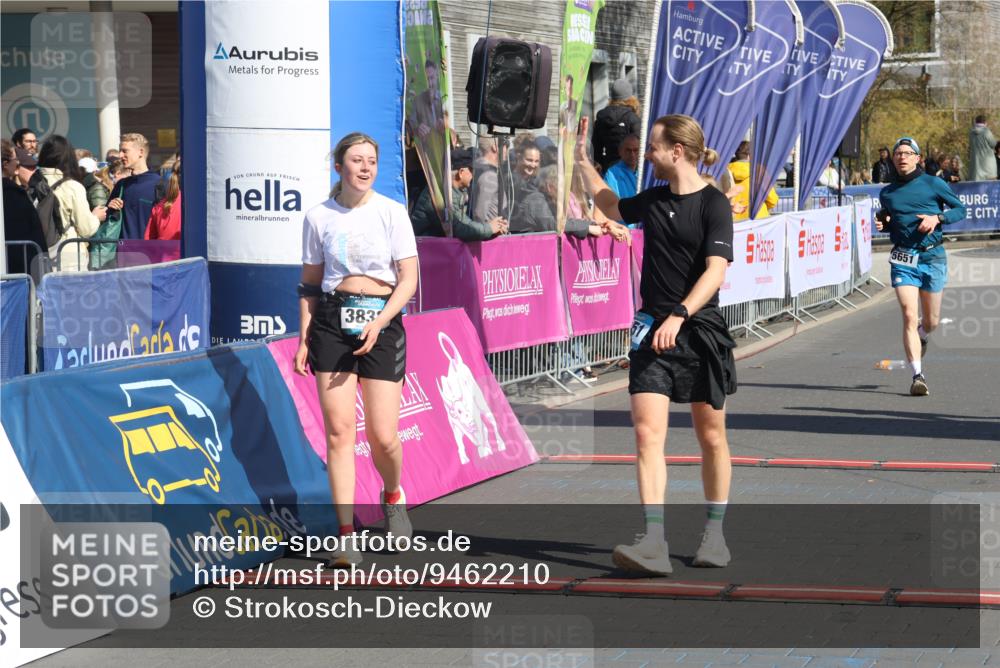12.04.2026 - 45. Internationalen Wilhelmsburger Insellauf Strokosch-Dieckow http://msf.ph/oto/9462210 12.04.2026 11:10:29 Ziel 3833, 4251, 3077, 5651 meine-sportfotos.de