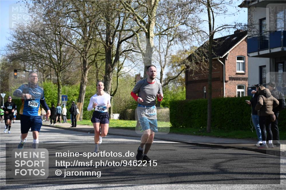 12.04.2026 - 45. Internationalen Wilhelmsburger Insellauf J. Mangold http://msf.ph/oto/9462215 12.04.2026 10:48:40 Ziel 2846, 3722, 4088, 4913, 4675, 3007, 4336, 3760, 3695, 5039, 2672, 4789, 4661, 5360, 4661, 5360, 5649, 2649, 2231, 3200, 4185, 2179, 3427, 2635, 2732, 2371 meine-sportfotos.de