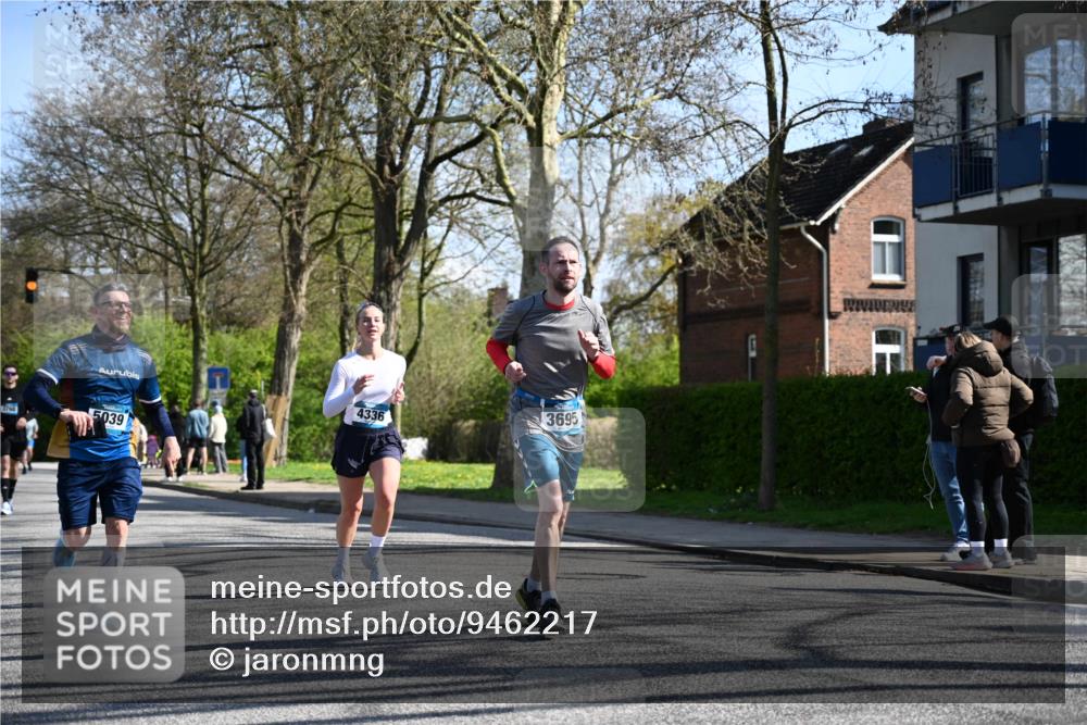 12.04.2026 - 45. Internationalen Wilhelmsburger Insellauf J. Mangold http://msf.ph/oto/9462217 12.04.2026 10:48:40 Ziel 2846, 3722, 4088, 4913, 4675, 3007, 4336, 3760, 3695, 5039, 2672, 4789, 4661, 5360, 4661, 5360, 5649, 2649, 2231, 3200, 4185, 2179, 3427, 2635, 2732, 2371 meine-sportfotos.de