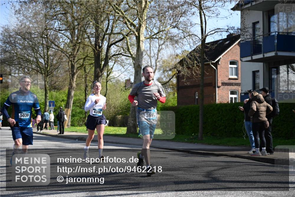 12.04.2026 - 45. Internationalen Wilhelmsburger Insellauf J. Mangold http://msf.ph/oto/9462218 12.04.2026 10:48:40 Ziel 2846, 3722, 4088, 4913, 4675, 3007, 4336, 3760, 3695, 5039, 2672, 4789, 4661, 5360, 4661, 5360, 5649, 2649, 2231, 3200, 4185, 2179, 3427, 2635, 2732, 2371 meine-sportfotos.de