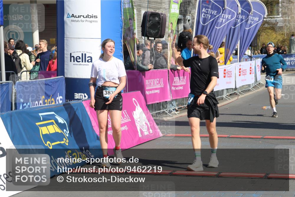 12.04.2026 - 45. Internationalen Wilhelmsburger Insellauf Strokosch-Dieckow http://msf.ph/oto/9462219 12.04.2026 11:10:29 Ziel 3833, 4251, 3077, 5651 meine-sportfotos.de