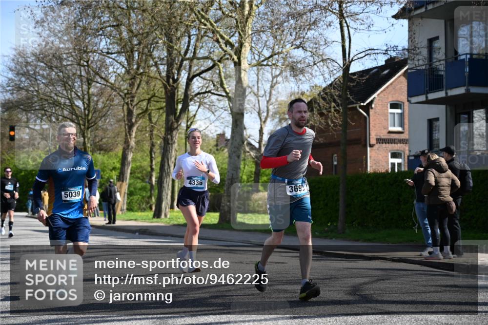 12.04.2026 - 45. Internationalen Wilhelmsburger Insellauf J. Mangold http://msf.ph/oto/9462225 12.04.2026 10:48:41 Ziel 3722, 4088, 4913, 4675, 3007, 4336, 3760, 3695, 5039, 2672, 4789, 4661, 5360, 5649, 5649, 2649, 2231, 3200, 4185, 2179, 3427, 2635, 2732, 2371 meine-sportfotos.de