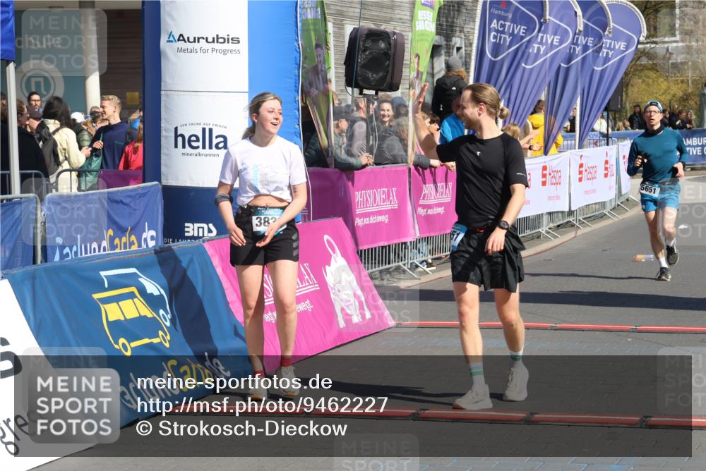 12.04.2026 - 45. Internationalen Wilhelmsburger Insellauf Strokosch-Dieckow http://msf.ph/oto/9462227 12.04.2026 11:10:29 Ziel 3833, 4251, 3077, 5651 meine-sportfotos.de