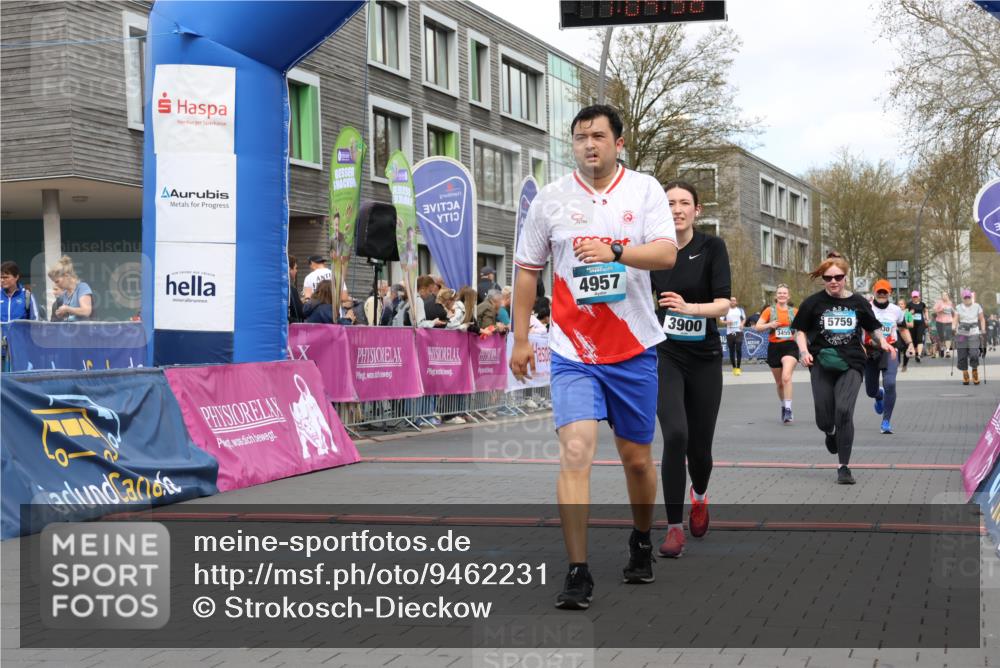 12.04.2026 - 45. Internationalen Wilhelmsburger Insellauf Strokosch-Dieckow http://msf.ph/oto/9462231 12.04.2026 13:17:55 Ziel 4957, 3900, 5759, 2030, 3199, 3453, 3455 meine-sportfotos.de