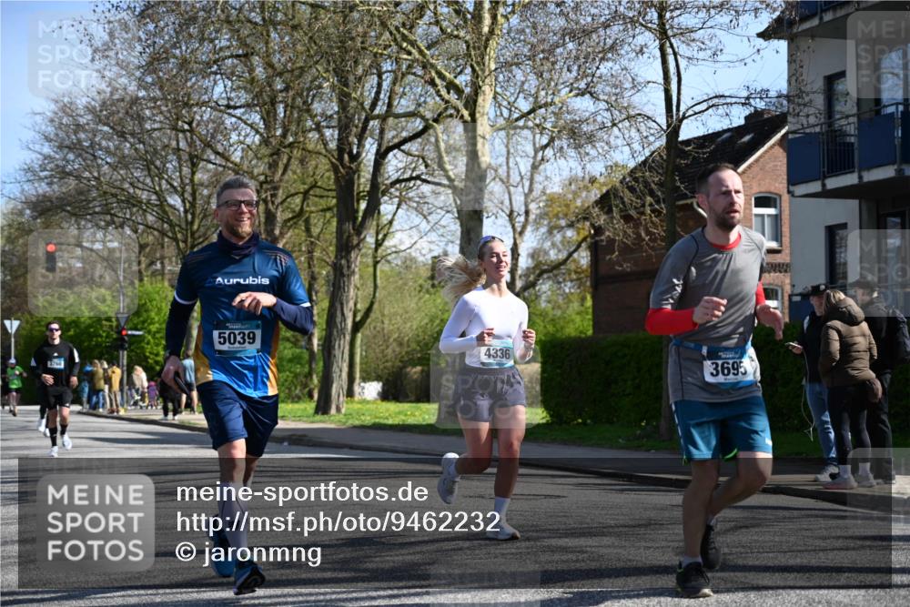 12.04.2026 - 45. Internationalen Wilhelmsburger Insellauf J. Mangold http://msf.ph/oto/9462232 12.04.2026 10:48:41 Ziel 3722, 4088, 4913, 4675, 3007, 4336, 3760, 3695, 5039, 2672, 4789, 4661, 5360, 5649, 5649, 2649, 2231, 3200, 4185, 2179, 3427, 2635, 2732, 2371 meine-sportfotos.de