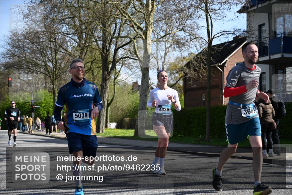 12.04.2026 - 45. Internationalen Wilhelmsburger Insellauf J. Mangold http://msf.ph/oto/9462235 12.04.2026 10:48:41 Ziel 3722, 4088, 4913, 4675, 3007, 4336, 3760, 3695, 5039, 2672, 4789, 4661, 5360, 5649, 5649, 2649, 2231, 3200, 4185, 2179, 3427, 2635, 2732, 2371 meine-sportfotos.de