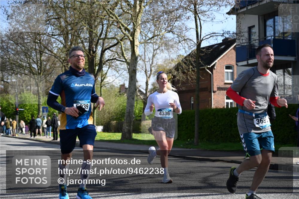 12.04.2026 - 45. Internationalen Wilhelmsburger Insellauf J. Mangold http://msf.ph/oto/9462238 12.04.2026 10:48:42 Ziel 4913, 4675, 3007, 4336, 3760, 3695, 5039, 2672, 4789, 4661, 5360, 5649, 2649, 2649, 2231, 3200, 4185, 2179, 3427, 2635, 2732, 2371 meine-sportfotos.de