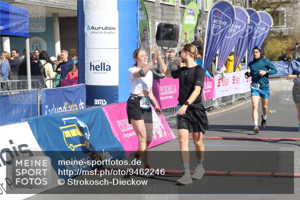 12.04.2026 - 45. Internationalen Wilhelmsburger Insellauf Strokosch-Dieckow http://msf.ph/oto/9462246 12.04.2026 11:10:31 Ziel 3833, 4251, 3077, 5651, 5851 meine-sportfotos.de