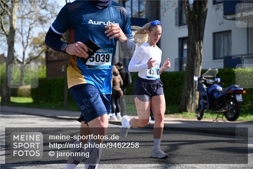 12.04.2026 - 45. Internationalen Wilhelmsburger Insellauf J. Mangold http://msf.ph/oto/9462258 12.04.2026 10:48:43 Ziel 4675, 3007, 4336, 3760, 3695, 5039, 2672, 4789, 4661, 5360, 5649, 2649, 2231, 3200, 2231, 3200, 4185, 2179, 3427, 2635, 2732, 2371 meine-sportfotos.de
