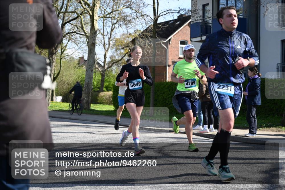12.04.2026 - 45. Internationalen Wilhelmsburger Insellauf J. Mangold http://msf.ph/oto/9462260 12.04.2026 10:48:53 Ziel 4336, 3760, 3695, 5039, 2672, 4789, 4661, 5360, 5649, 2649, 2231, 3200, 4185, 2179, 3427, 2635, 2732, 2371, 3363, 2661, 4715, 2392 meine-sportfotos.de