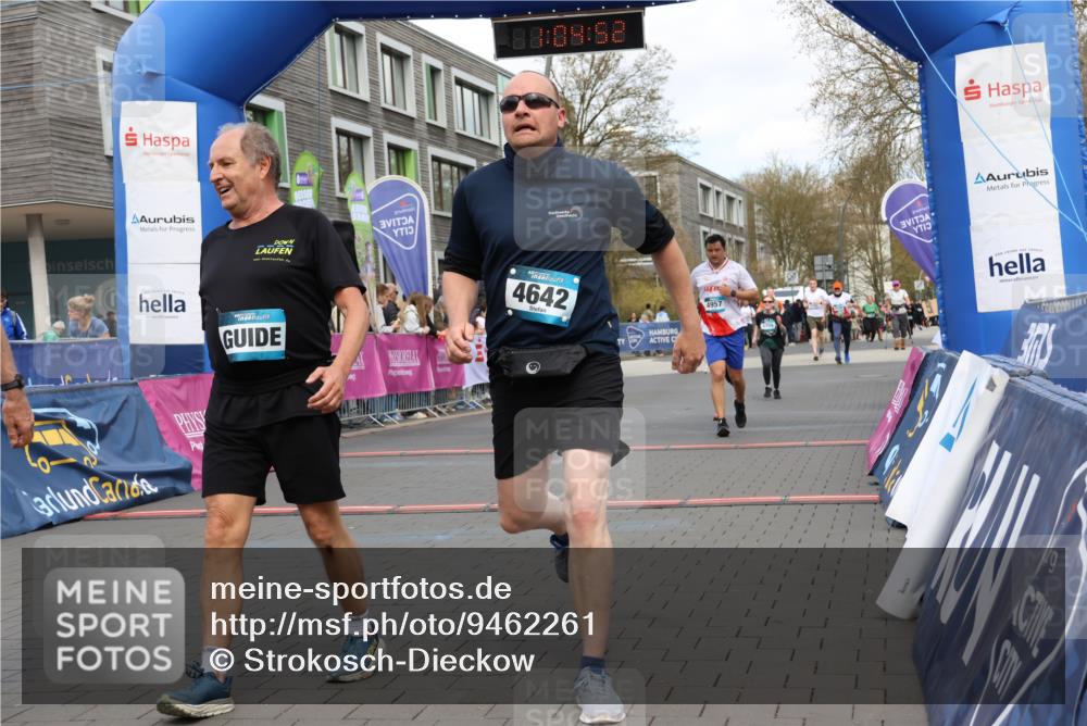 12.04.2026 - 45. Internationalen Wilhelmsburger Insellauf Strokosch-Dieckow http://msf.ph/oto/9462261 12.04.2026 13:17:51 Ziel 5532, 4392, 4642, 4957, 3900, 5759 meine-sportfotos.de