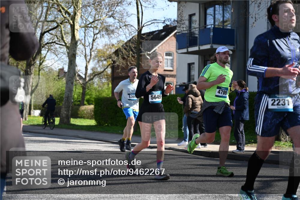 12.04.2026 - 45. Internationalen Wilhelmsburger Insellauf J. Mangold http://msf.ph/oto/9462267 12.04.2026 10:48:53 Ziel 4336, 3760, 3695, 5039, 2672, 4789, 4661, 5360, 5649, 2649, 2231, 3200, 4185, 2179, 3427, 2635, 2732, 2371, 3363, 2661, 4715, 2392 meine-sportfotos.de