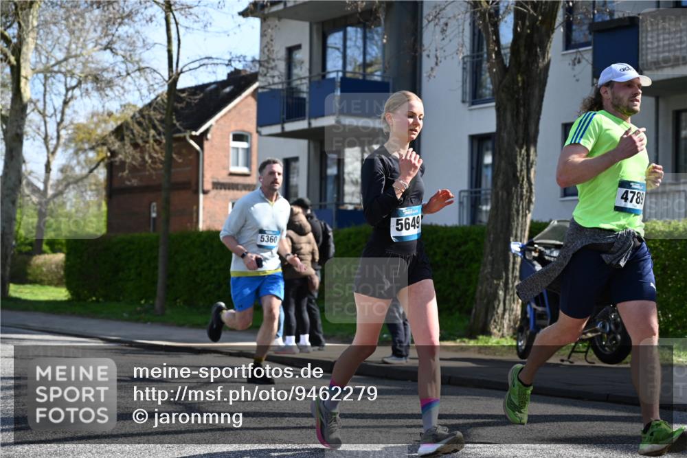 12.04.2026 - 45. Internationalen Wilhelmsburger Insellauf J. Mangold http://msf.ph/oto/9462279 12.04.2026 10:48:54 Ziel 4336, 3760, 3695, 5039, 2672, 4789, 4661, 5360, 5649, 2649, 2231, 3200, 4185, 2179, 3427, 2635, 2732, 2371, 3363, 2661, 4715, 2392 meine-sportfotos.de