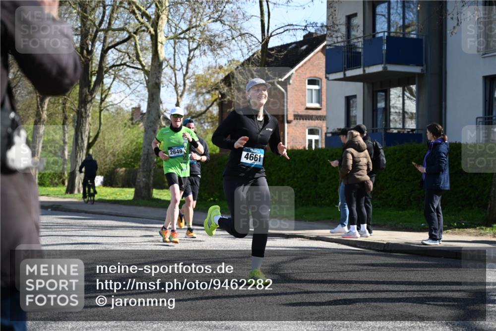12.04.2026 - 45. Internationalen Wilhelmsburger Insellauf J. Mangold http://msf.ph/oto/9462282 12.04.2026 10:48:55 Ziel 4336, 3760, 3695, 5039, 2672, 4789, 4661, 5360, 5649, 2649, 2231, 3200, 4185, 2179, 3427, 2635, 2732, 2371, 3363, 2661, 4715, 2392 meine-sportfotos.de