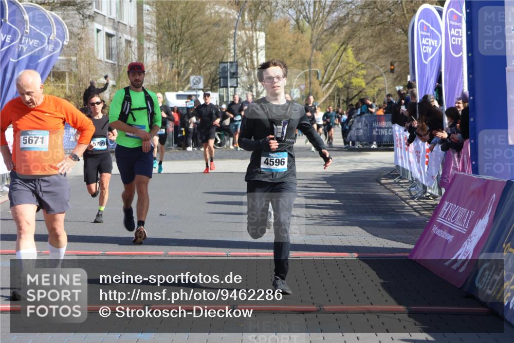 12.04.2026 - 45. Internationalen Wilhelmsburger Insellauf Strokosch-Dieckow http://msf.ph/oto/9462286 12.04.2026 10:52:25 Ziel 4414, 5671, 4596, 4024, 5789 meine-sportfotos.de