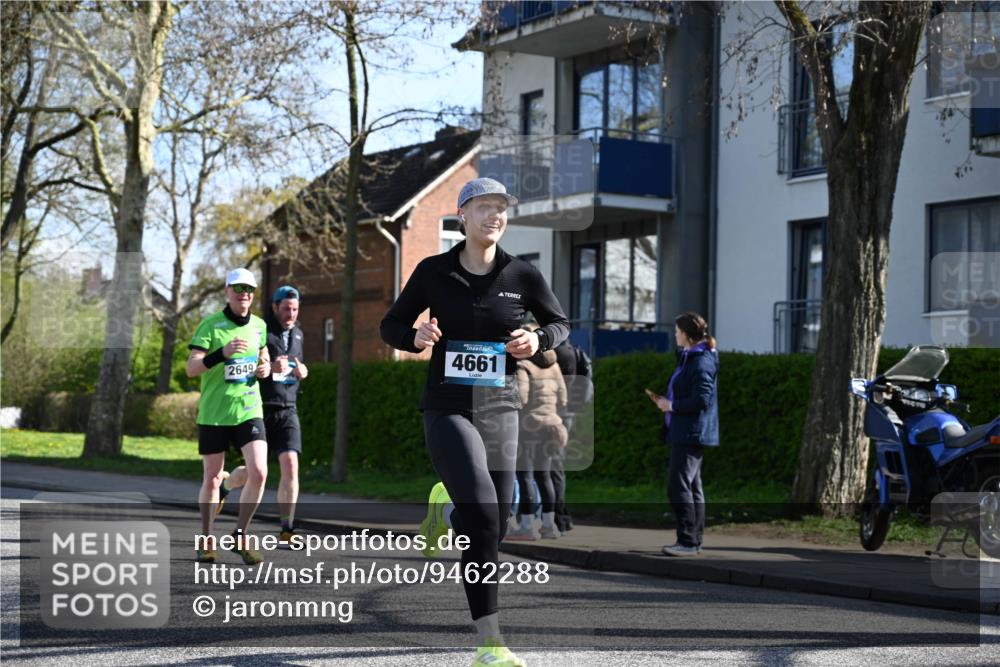 12.04.2026 - 45. Internationalen Wilhelmsburger Insellauf J. Mangold http://msf.ph/oto/9462288 12.04.2026 10:48:55 Ziel 4336, 3760, 3695, 5039, 2672, 4789, 4661, 5360, 5649, 2649, 2231, 3200, 4185, 2179, 3427, 2635, 2732, 2371, 3363, 2661, 4715, 2392 meine-sportfotos.de