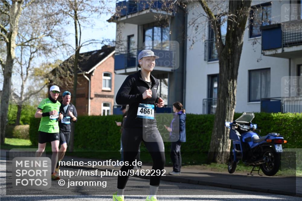 12.04.2026 - 45. Internationalen Wilhelmsburger Insellauf J. Mangold http://msf.ph/oto/9462292 12.04.2026 10:48:55 Ziel 4336, 3760, 3695, 5039, 2672, 4789, 4661, 5360, 5649, 2649, 2231, 3200, 4185, 2179, 3427, 2635, 2732, 2371, 3363, 2661, 4715, 2392 meine-sportfotos.de