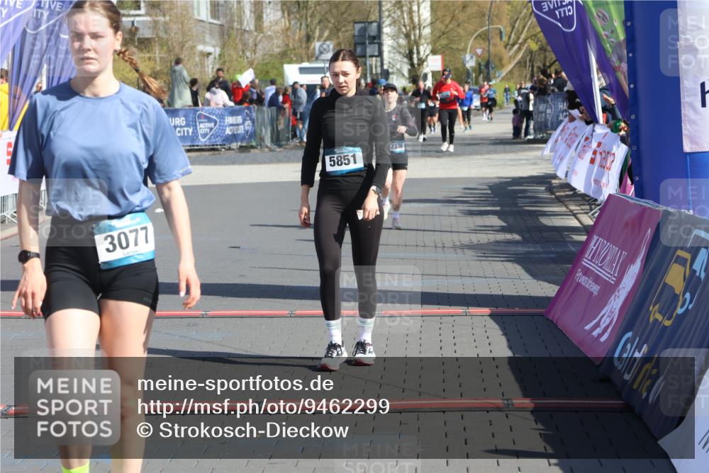 12.04.2026 - 45. Internationalen Wilhelmsburger Insellauf Strokosch-Dieckow http://msf.ph/oto/9462299 12.04.2026 11:10:34 Ziel 3077, 5651, 5851 meine-sportfotos.de