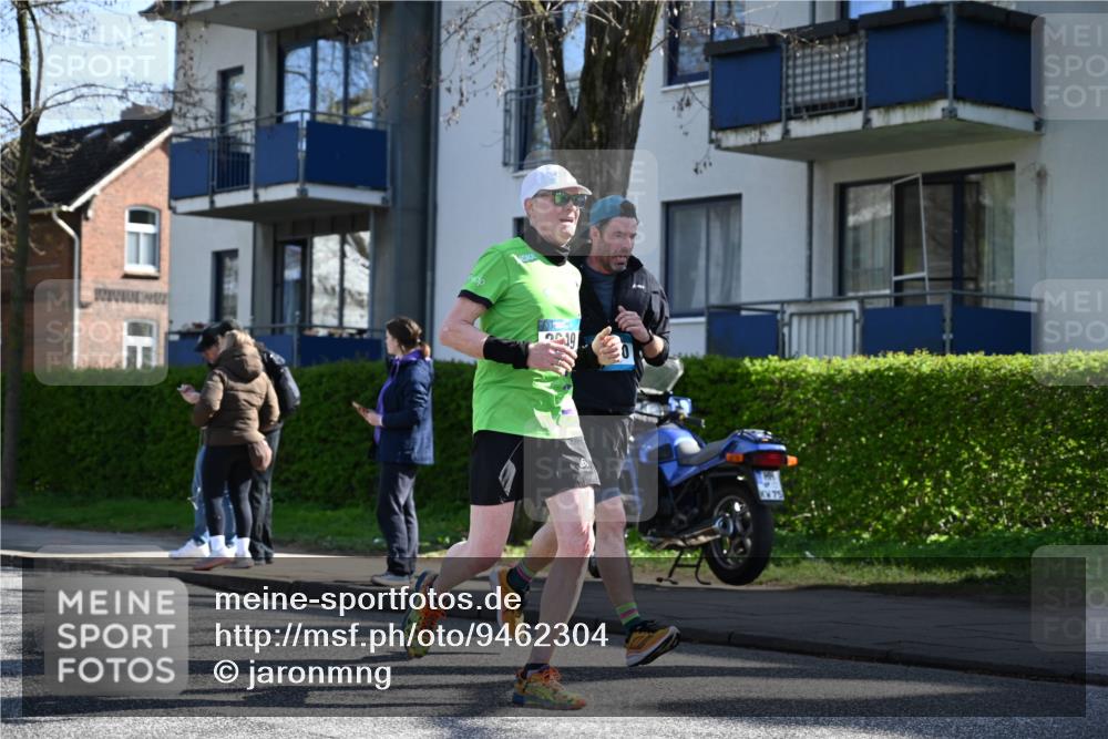 12.04.2026 - 45. Internationalen Wilhelmsburger Insellauf J. Mangold http://msf.ph/oto/9462304 12.04.2026 10:48:57 Ziel 4336, 3760, 3695, 5039, 2672, 4789, 4661, 5360, 5649, 2649, 2231, 3200, 4185, 2179, 3427, 3427, 2635, 2732, 2371, 3363, 2661, 4715, 2392, 3036, 2048 meine-sportfotos.de