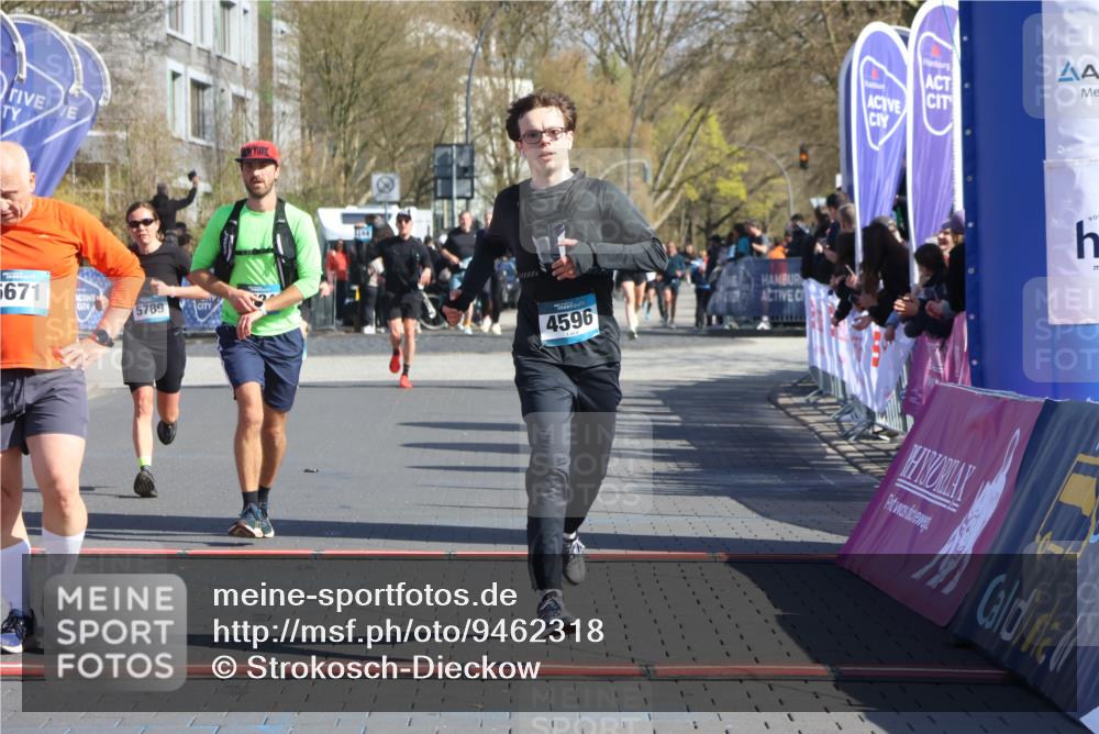 12.04.2026 - 45. Internationalen Wilhelmsburger Insellauf Strokosch-Dieckow http://msf.ph/oto/9462318 12.04.2026 10:52:25 Ziel 4414, 5671, 4596, 4024, 5789 meine-sportfotos.de