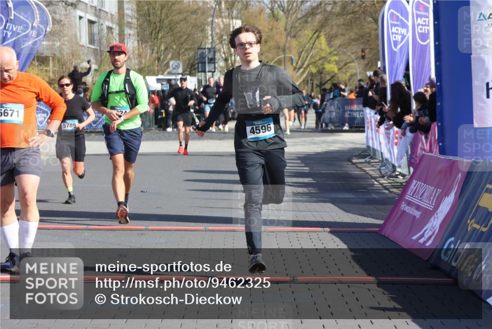12.04.2026 - 45. Internationalen Wilhelmsburger Insellauf Strokosch-Dieckow http://msf.ph/oto/9462325 12.04.2026 10:52:25 Ziel 4414, 5671, 4596, 4024, 5789 meine-sportfotos.de