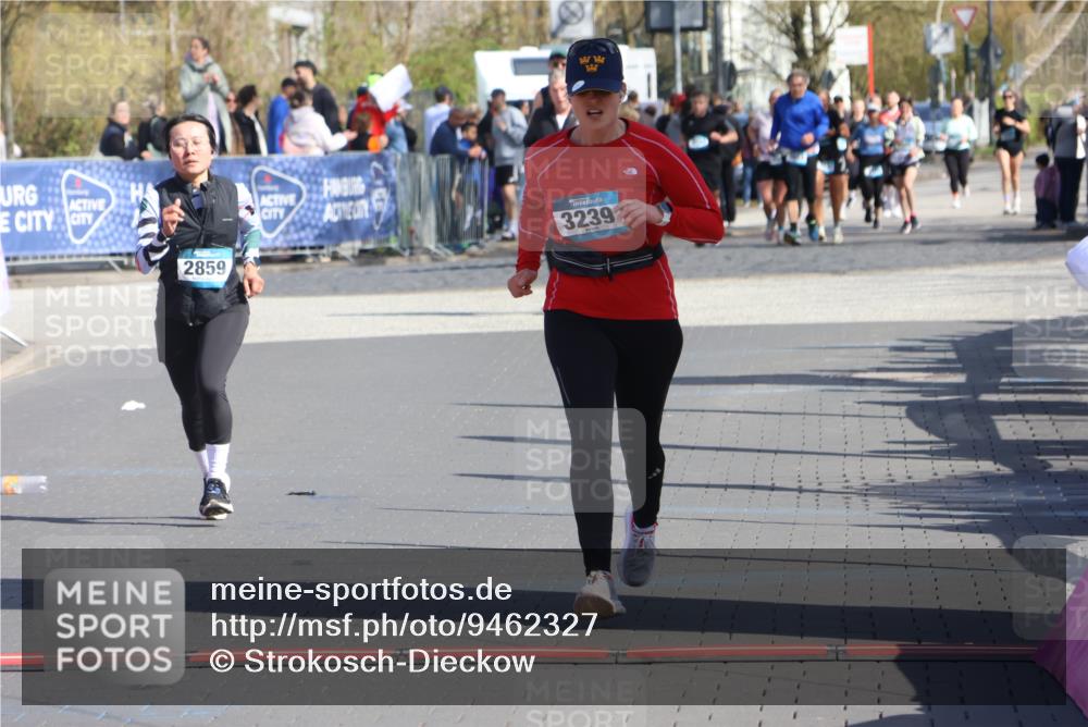12.04.2026 - 45. Internationalen Wilhelmsburger Insellauf Strokosch-Dieckow http://msf.ph/oto/9462327 12.04.2026 11:10:43 Ziel 2336, 2528, 3239, 2859 meine-sportfotos.de
