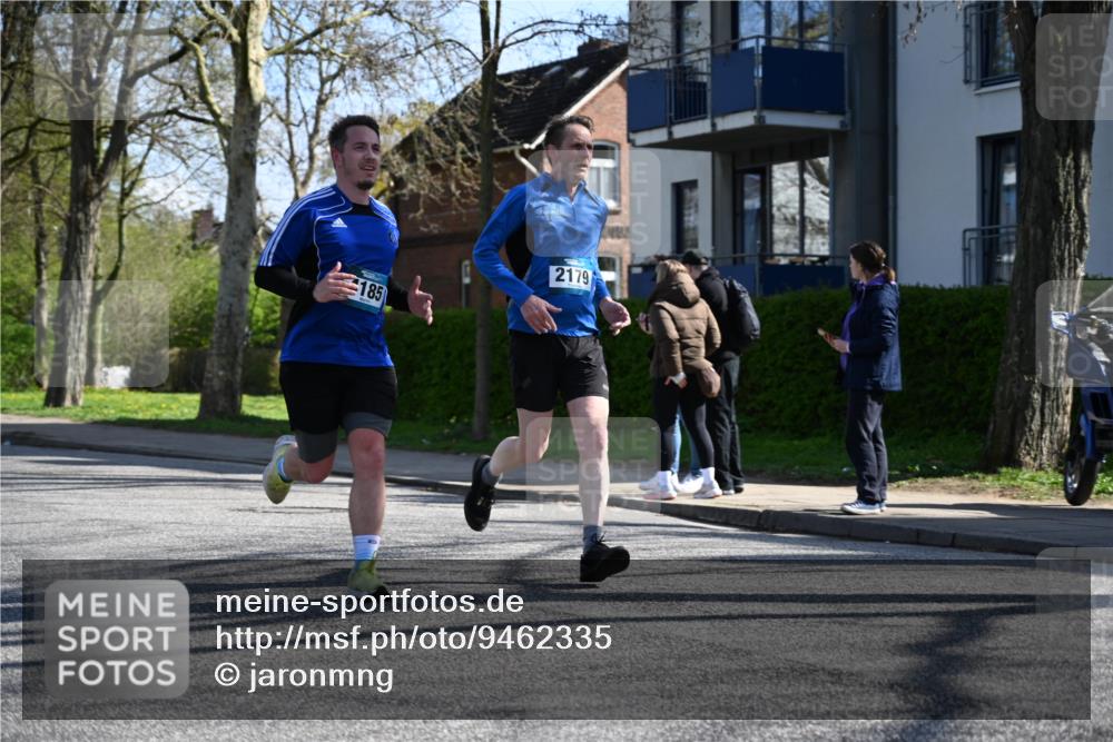 12.04.2026 - 45. Internationalen Wilhelmsburger Insellauf J. Mangold http://msf.ph/oto/9462335 12.04.2026 10:49:01 Ziel 3695, 5039, 2672, 4789, 4661, 5360, 5649, 2649, 2231, 3200, 4185, 2179, 3427, 2635, 2732, 2371, 3363, 2661, 4715, 4715, 2392, 3036, 2048, 3357 meine-sportfotos.de