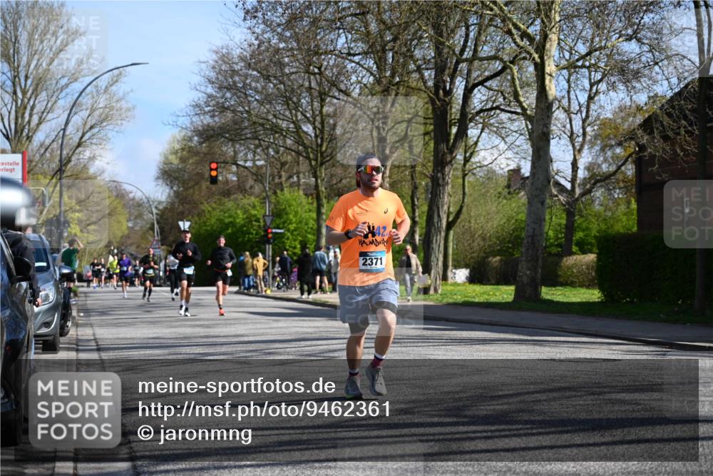12.04.2026 - 45. Internationalen Wilhelmsburger Insellauf J. Mangold http://msf.ph/oto/9462361 12.04.2026 10:49:12 Ziel 4185, 2179, 3427, 2635, 2732, 2371, 3363, 2661, 4715, 2392, 3036, 2048, 3357, 2655, 5441, 3546, 2618, 2176, 2054 meine-sportfotos.de