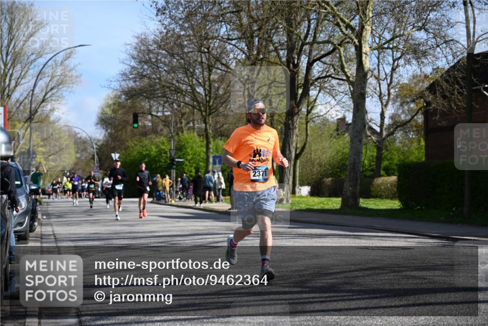12.04.2026 - 45. Internationalen Wilhelmsburger Insellauf J. Mangold http://msf.ph/oto/9462364 12.04.2026 10:49:12 Ziel 4185, 2179, 3427, 2635, 2732, 2371, 3363, 2661, 4715, 2392, 3036, 2048, 3357, 2655, 5441, 3546, 2618, 2176, 2054 meine-sportfotos.de