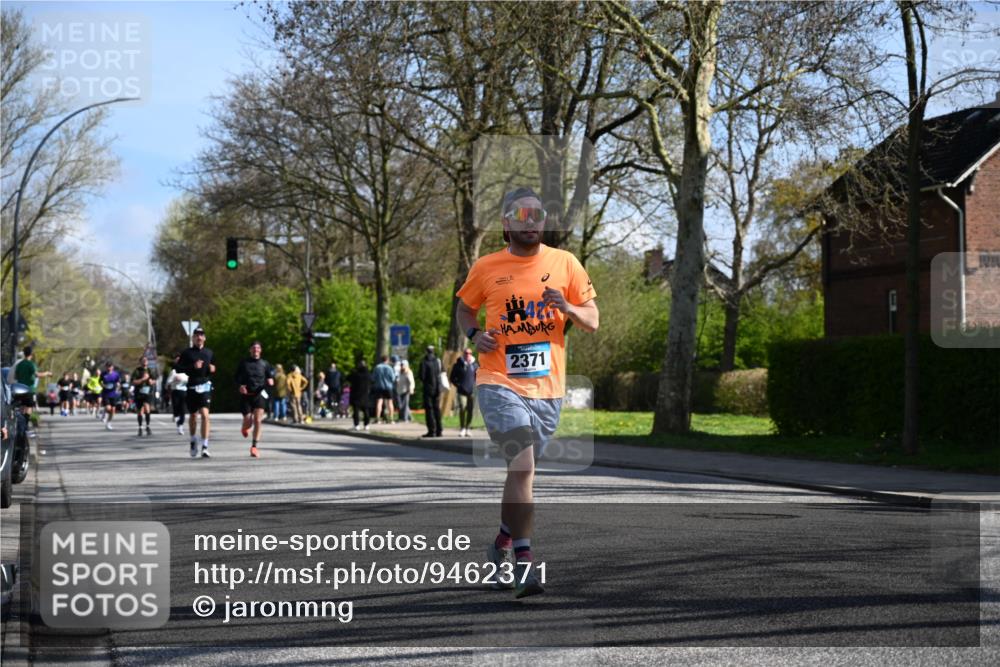 12.04.2026 - 45. Internationalen Wilhelmsburger Insellauf J. Mangold http://msf.ph/oto/9462371 12.04.2026 10:49:12 Ziel 4185, 2179, 3427, 2635, 2732, 2371, 3363, 2661, 4715, 2392, 3036, 2048, 3357, 2655, 5441, 3546, 2618, 2176, 2054 meine-sportfotos.de