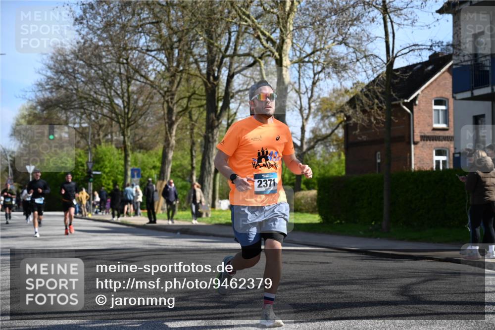 12.04.2026 - 45. Internationalen Wilhelmsburger Insellauf J. Mangold http://msf.ph/oto/9462379 12.04.2026 10:49:13 Ziel 3427, 2635, 2732, 2371, 3363, 2661, 4715, 4715, 2392, 3036, 2048, 3357, 2655, 5441, 3546, 2618, 2176, 2054 meine-sportfotos.de