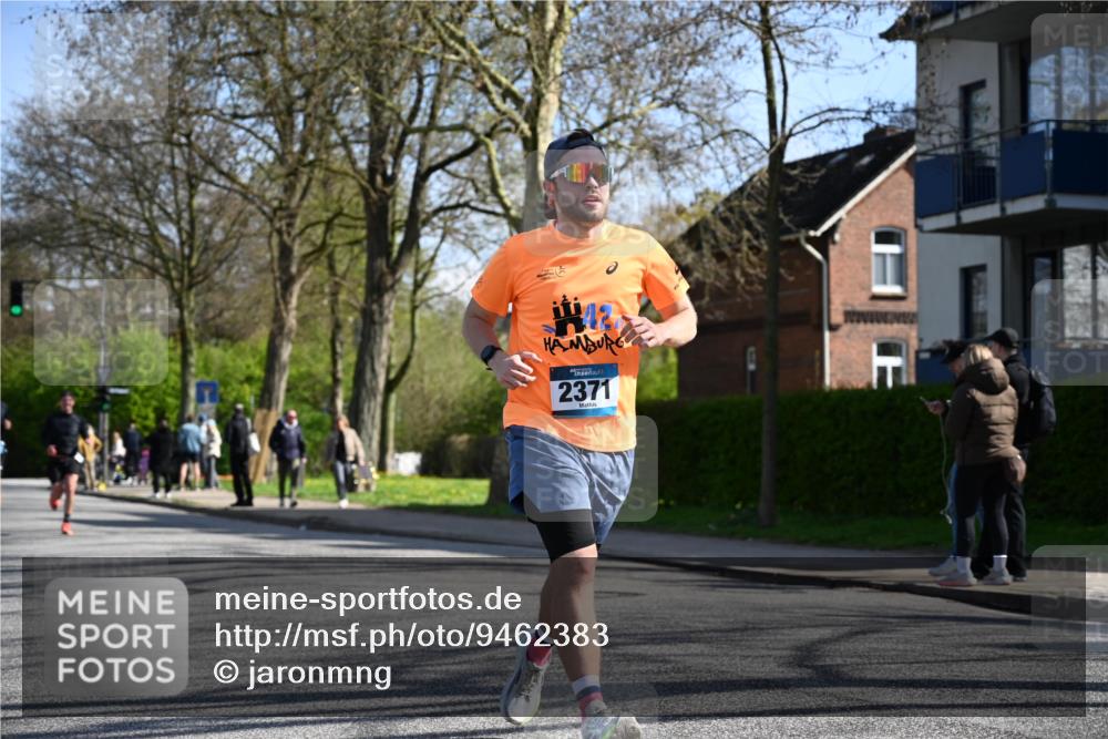 12.04.2026 - 45. Internationalen Wilhelmsburger Insellauf J. Mangold http://msf.ph/oto/9462383 12.04.2026 10:49:13 Ziel 3427, 2635, 2732, 2371, 3363, 2661, 4715, 4715, 2392, 3036, 2048, 3357, 2655, 5441, 3546, 2618, 2176, 2054 meine-sportfotos.de
