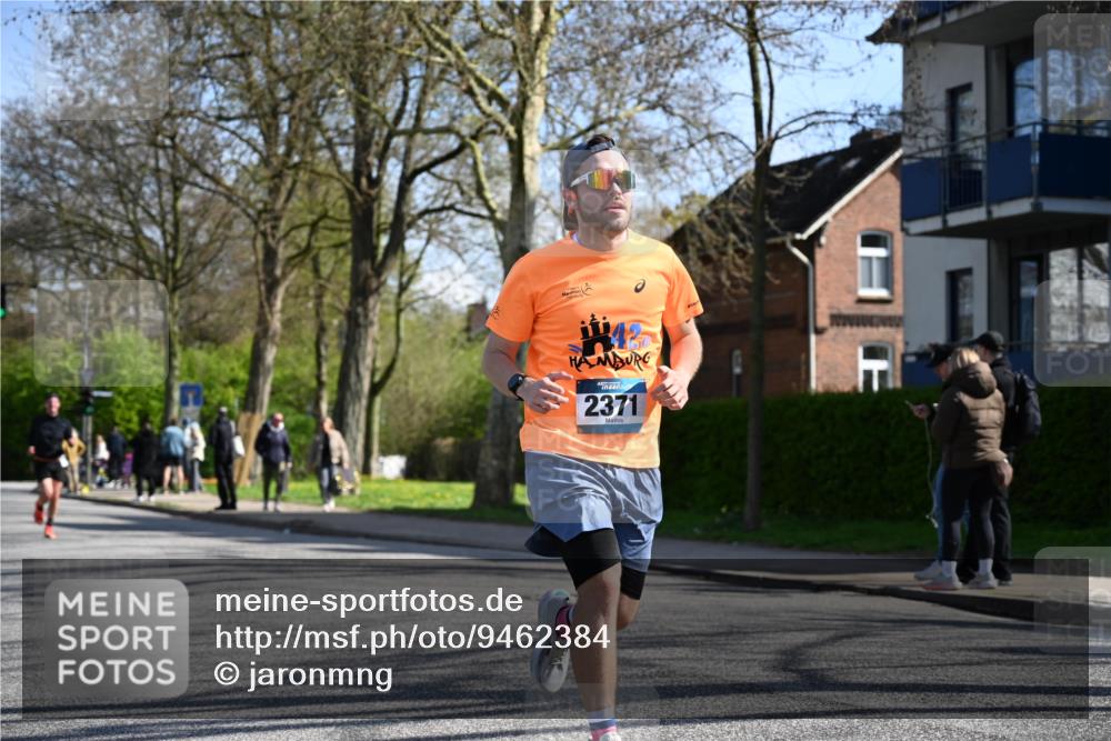 12.04.2026 - 45. Internationalen Wilhelmsburger Insellauf J. Mangold http://msf.ph/oto/9462384 12.04.2026 10:49:13 Ziel 3427, 2635, 2732, 2371, 3363, 2661, 4715, 4715, 2392, 3036, 2048, 3357, 2655, 5441, 3546, 2618, 2176, 2054 meine-sportfotos.de