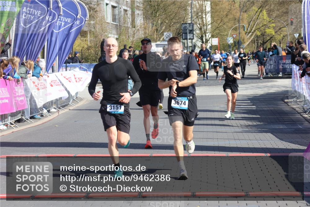 12.04.2026 - 45. Internationalen Wilhelmsburger Insellauf Strokosch-Dieckow http://msf.ph/oto/9462386 12.04.2026 10:52:31 Ziel 4024, 5789, 3151, 3674, 3184, 3366 meine-sportfotos.de