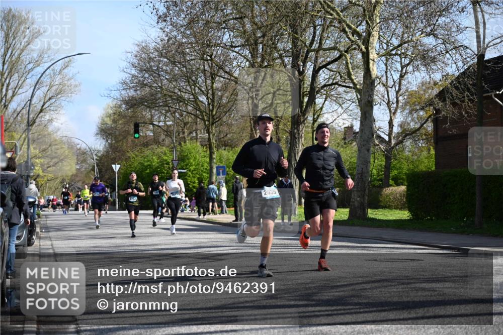 12.04.2026 - 45. Internationalen Wilhelmsburger Insellauf J. Mangold http://msf.ph/oto/9462391 12.04.2026 10:49:18 Ziel 3427, 2635, 2732, 2371, 3363, 2661, 4715, 2392, 3036, 2048, 3357, 2655, 5441, 3546, 2618, 2176, 2054, 3329, 3459 meine-sportfotos.de