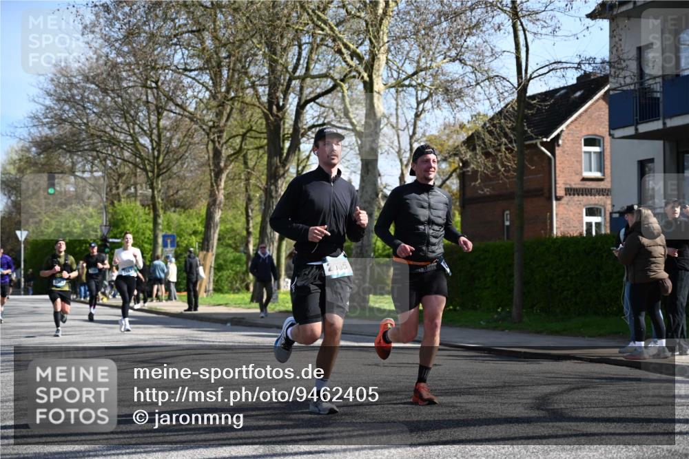 12.04.2026 - 45. Internationalen Wilhelmsburger Insellauf J. Mangold http://msf.ph/oto/9462405 12.04.2026 10:49:19 Ziel 3427, 2635, 2732, 2371, 3363, 2661, 4715, 2392, 3036, 2048, 3357, 2655, 5441, 3546, 2618, 2176, 2054, 3329, 3459 meine-sportfotos.de