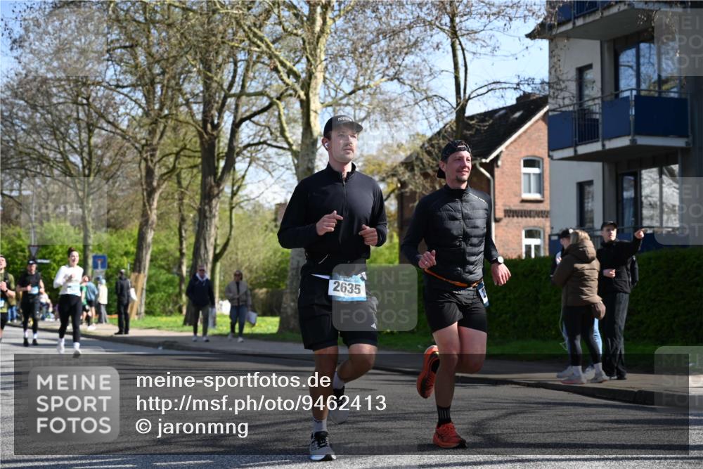 12.04.2026 - 45. Internationalen Wilhelmsburger Insellauf J. Mangold http://msf.ph/oto/9462413 12.04.2026 10:49:19 Ziel 3427, 2635, 2732, 2371, 3363, 2661, 4715, 2392, 3036, 2048, 3357, 2655, 5441, 3546, 2618, 2176, 2054, 3329, 3459 meine-sportfotos.de