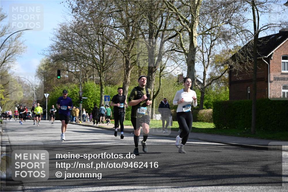 12.04.2026 - 45. Internationalen Wilhelmsburger Insellauf J. Mangold http://msf.ph/oto/9462416 12.04.2026 10:49:22 Ziel 3427, 2635, 2732, 2371, 3363, 2661, 4715, 2392, 3036, 2048, 3357, 3357, 2655, 5441, 3546, 2618, 2176, 2054, 3329, 3459, 4855 meine-sportfotos.de