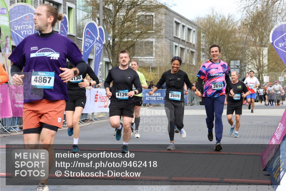 12.04.2026 - 45. Internationalen Wilhelmsburger Insellauf Strokosch-Dieckow http://msf.ph/oto/9462418 12.04.2026 13:17:43 Ziel 3281, 4315, 4867, 4868, 4130, 4129, 2609, 2610, 2571, 5001, 5532, 4392 meine-sportfotos.de