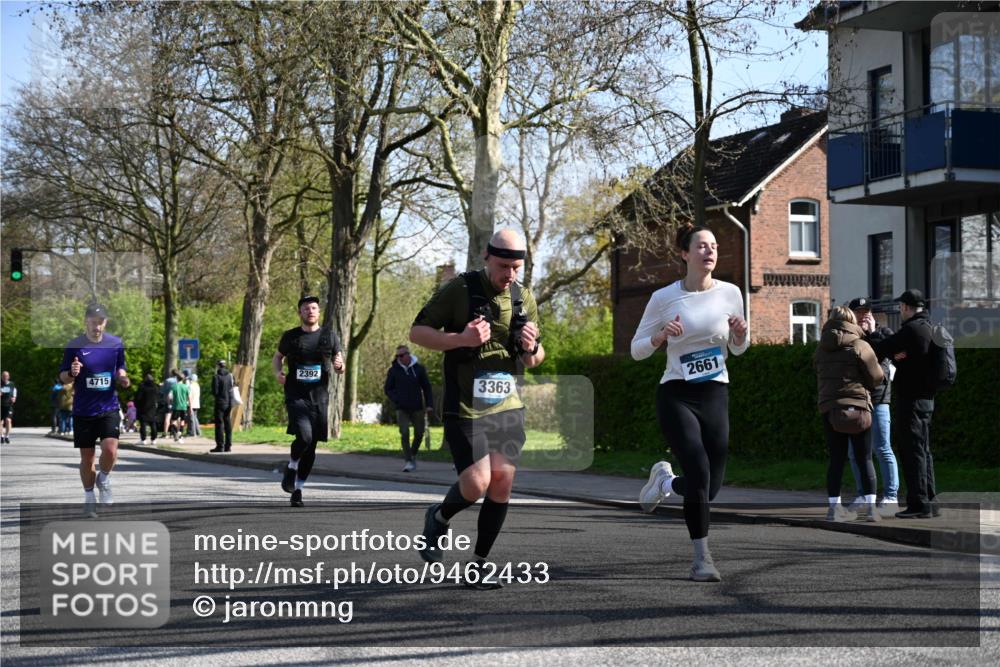 12.04.2026 - 45. Internationalen Wilhelmsburger Insellauf J. Mangold http://msf.ph/oto/9462433 12.04.2026 10:49:23 Ziel 2635, 2732, 2371, 3363, 2661, 4715, 2392, 3036, 2048, 3357, 2655, 5441, 3546, 2618, 2176, 2176, 2054, 3329, 3459, 4855 meine-sportfotos.de