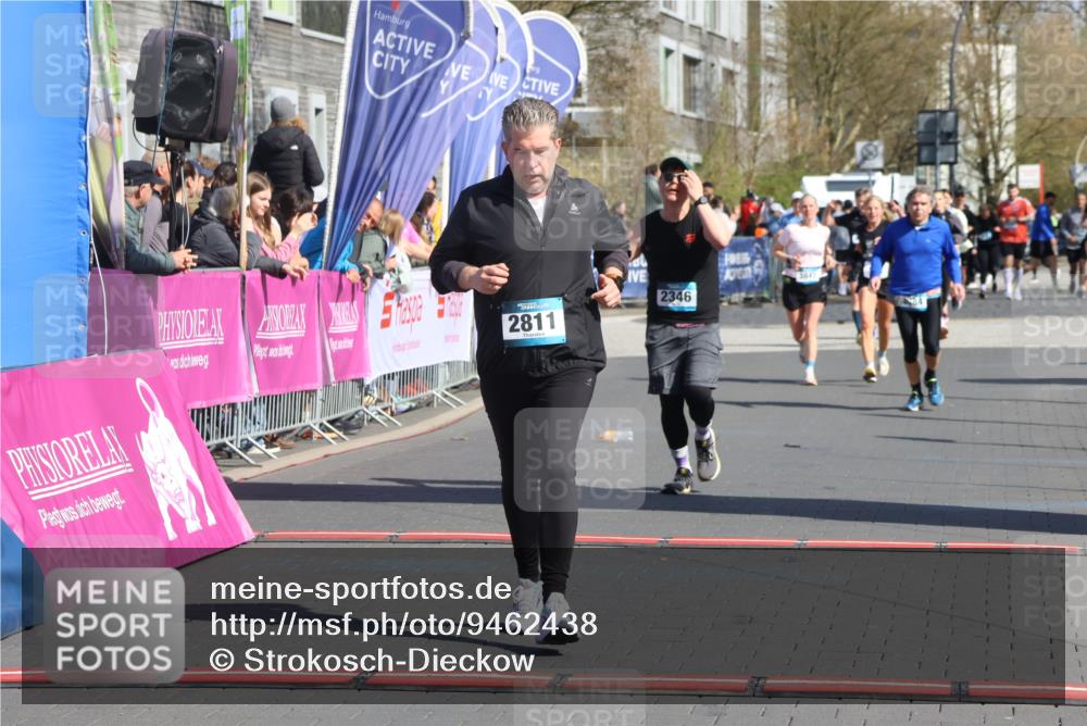 12.04.2026 - 45. Internationalen Wilhelmsburger Insellauf Strokosch-Dieckow http://msf.ph/oto/9462438 12.04.2026 11:10:53 Ziel 2811, 2346 meine-sportfotos.de