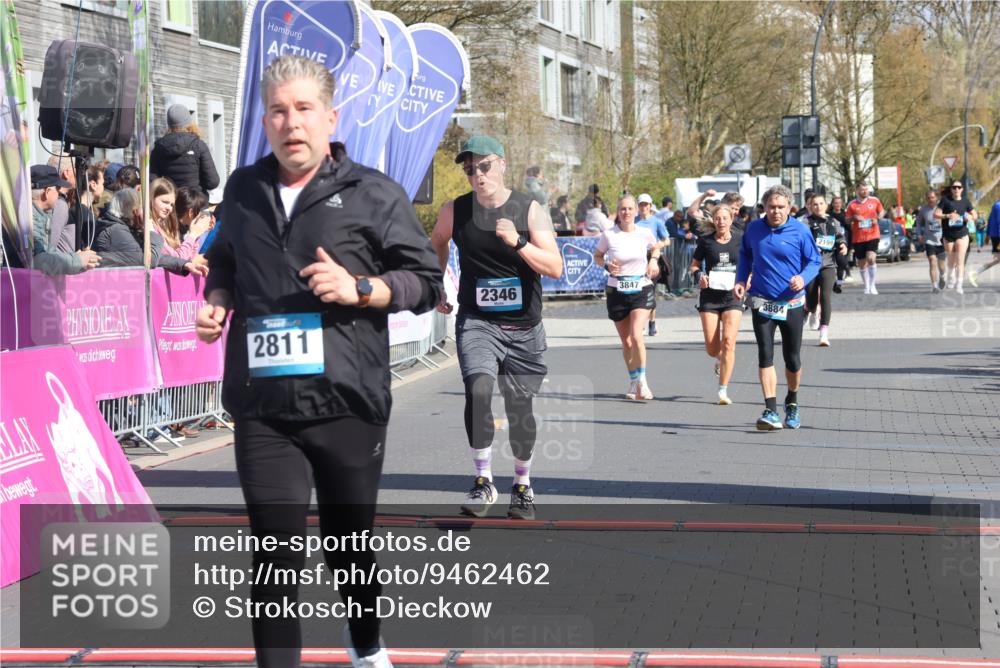 12.04.2026 - 45. Internationalen Wilhelmsburger Insellauf Strokosch-Dieckow http://msf.ph/oto/9462462 12.04.2026 11:10:54 Ziel 2811, 2346, 3884 meine-sportfotos.de