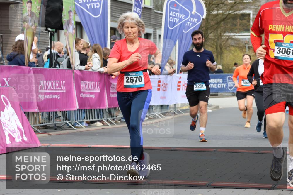 12.04.2026 - 45. Internationalen Wilhelmsburger Insellauf Strokosch-Dieckow http://msf.ph/oto/9462465 12.04.2026 13:17:38 Ziel 2670, 3061, 3281, 4315, 4867, 4868 meine-sportfotos.de