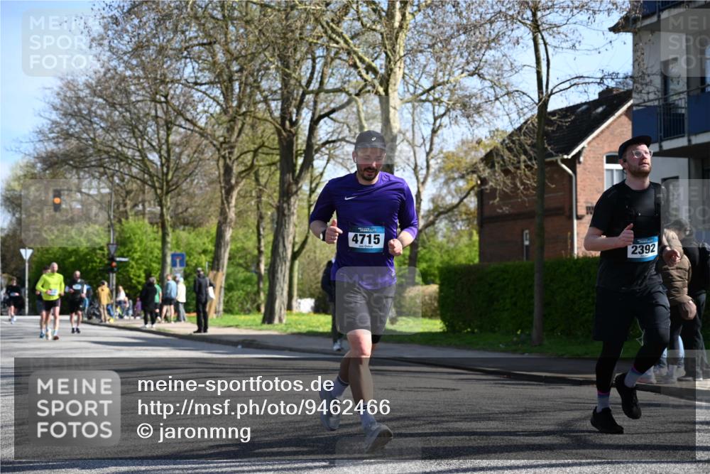 12.04.2026 - 45. Internationalen Wilhelmsburger Insellauf J. Mangold http://msf.ph/oto/9462466 12.04.2026 10:49:26 Ziel 3363, 2661, 4715, 2392, 3036, 2048, 3357, 2655, 5441, 3546, 2618, 2176, 2054, 3329, 3459, 3329, 3459, 4855, 4929 meine-sportfotos.de