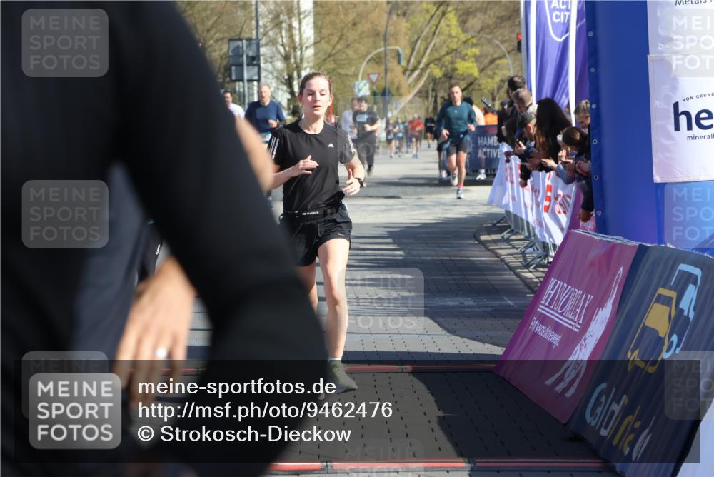 12.04.2026 - 45. Internationalen Wilhelmsburger Insellauf Strokosch-Dieckow http://msf.ph/oto/9462476 12.04.2026 10:52:34 Ziel 3151, 3674, 3184, 3366, 3923, 3887, 3102 meine-sportfotos.de