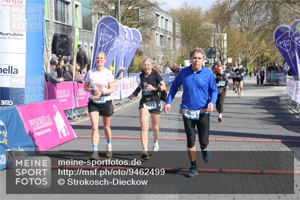 12.04.2026 - 45. Internationalen Wilhelmsburger Insellauf Strokosch-Dieckow http://msf.ph/oto/9462499 12.04.2026 11:10:59 Ziel 2346, 3884, 3847, 3832, 2199, 3715, 2585, 4334 meine-sportfotos.de